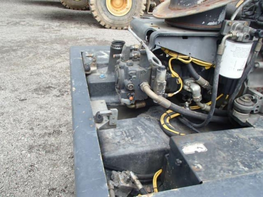 รถบด 19-20 ตัน BOMAG 219D-4  ปี2010   5733ชม. หากรอของได้ 30-45 วัน ติดต่อคุยกันได้เลยครับ