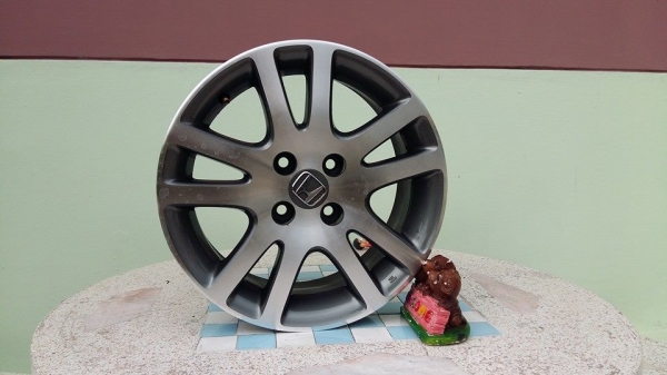 ขายล้อแม็ก civic dimension 15" สนใจติดต่อเล็กคลองสามครับ 081-3747940