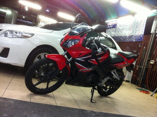 ขออนุญาติขาย HONDA CBR 150 สตา์ร์ทมือ มือแรก สภาพสวย โอนให้ฟรีครับ