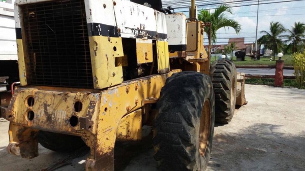 รถตักล้อยาง KOMATSU 510 กรองคู่ สภาพดีใช้ได้ เครื่องดี ปั้มดีแรง ทำไม่ค่อยสวย