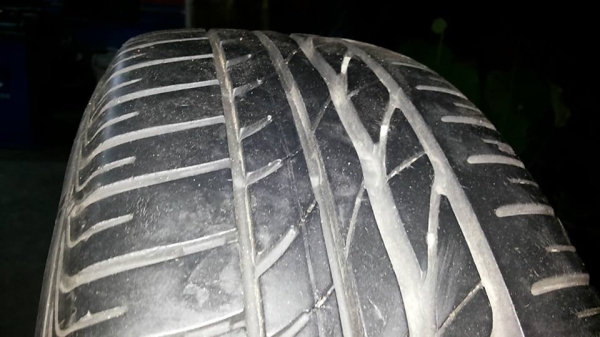 ล้อ suzuki swif ตัวท๊อป ขอบ16 ยาง บริสโตน 185 55 16 ปี2013