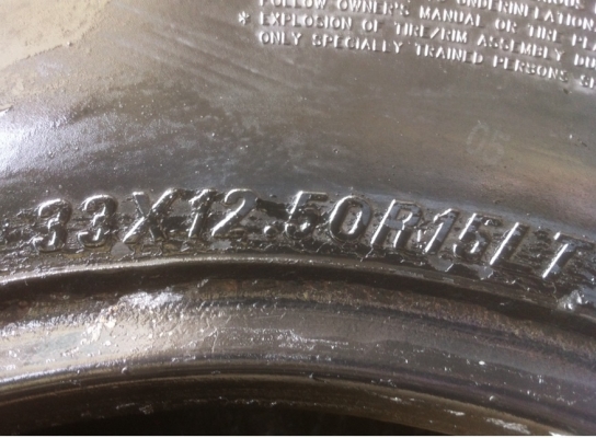 ยาง Mud Maxxis 33 12.5 R15 พร้อมใช้งาน