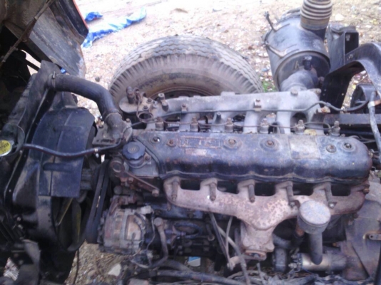 รถบรรทุกน้ำจืด/ Isuzu เครื่อง 6BG1/ 175 แรง บรรจุน้ำประมาณ 5000 ลิตร