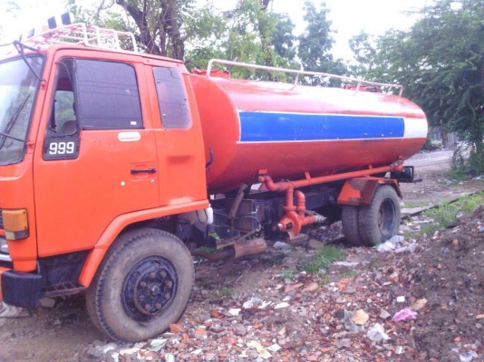 รถบรรทุกน้ำจืด/ Isuzu เครื่อง 6BG1/ 175 แรง บรรจุน้ำประมาณ 5000 ลิตร