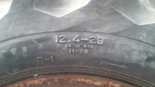 จัดส่งคุณปราณี จ.ลำปางครับขายยางหลังรถไถขอบ28 พร้อมกะทะ สภาพพร้อมใช้งาน สภาพดอกดีครับ
