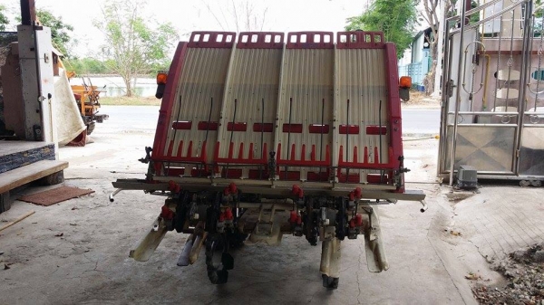 รถปลูกข้าวนั่งขับ YANMAR  RR40  (2) ดำนา 4 แถว   เก่าญี่ปุ่น สภาพสวย เครื่องยนต์ติดง่าย สภาพพร้อมใช้งาน