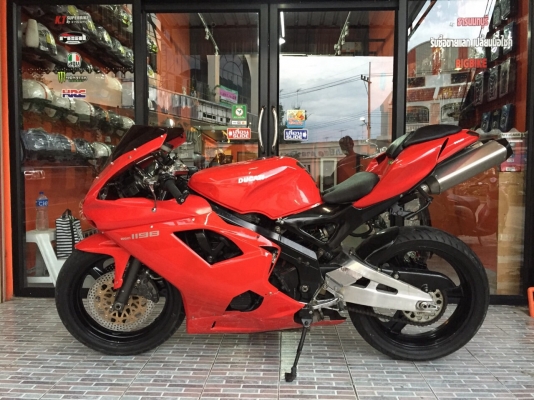 ธารนนทบุรี//ขาย HONDA CBR 400 เฟรมดูคาติ  สวยๆ ระบบเครื่อง ระบบไฟสมบูรณ์ ราคา 69,000 บาท ทะเบียนแท้