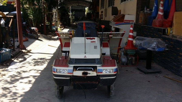 รถปลูกข้าวนั่งขับ MITSUBISHI  รุ่น MPR55H เก่าญี่ปุ่น  ดำนา 5 แถว สภาพสวย เครื่องยนต์ติดง่าย สภาพสวยพร้อมใช้งาน