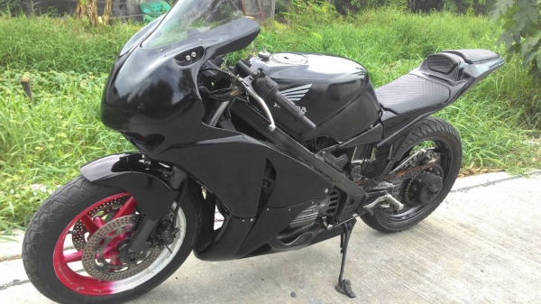 โอ บางนา ขาย vfr400 nc24 เอกสารสำเนาทะเบียน ราคา 39000 บาท