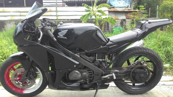 โอ บางนา ขาย vfr400 nc24 เอกสารสำเนาทะเบียน ราคา 39000 บาท