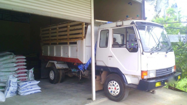 รถมิตซู 6 ล้อดั้ม 165 แรงม้า.  ปี 40   สนใจติดต่อ  081 - 6079515