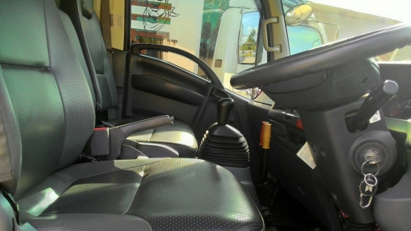 รถอีซุซุ 6 ล้อดั้ม NPR 150 แรงม้า ปี 54.    สนใจติดต่อ  081 - 6079515