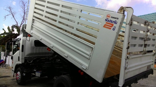 รถอีซุซุ 6 ล้อดั้ม NPR 150 แรงม้า ปี 54.    สนใจติดต่อ  081 - 6079515