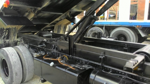 รถอีซุซุ 6 ล้อดั้ม NPR 150 แรงม้า ปี 54.    สนใจติดต่อ  081 - 6079515