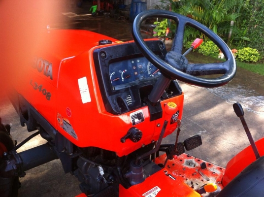 ขายรถไถ Kubota L 3408 (4WD) พร้อมเครื่องเจาะหลุม รถพร้อมใช้งานครับ