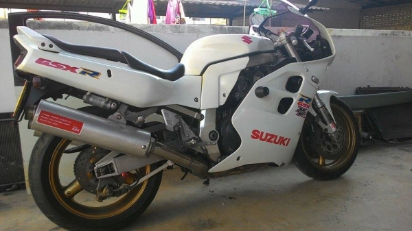 Suzuki Gsxr1100w 1996 ทะเบียน