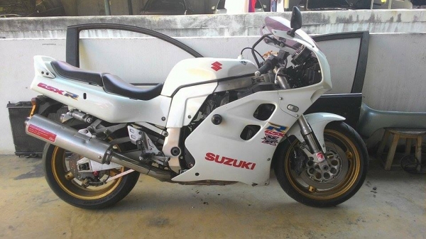 Suzuki Gsxr1100w 1996 ทะเบียน