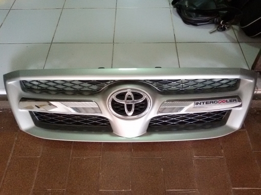 กระจังหน้าวีโก้ สภาพสวย