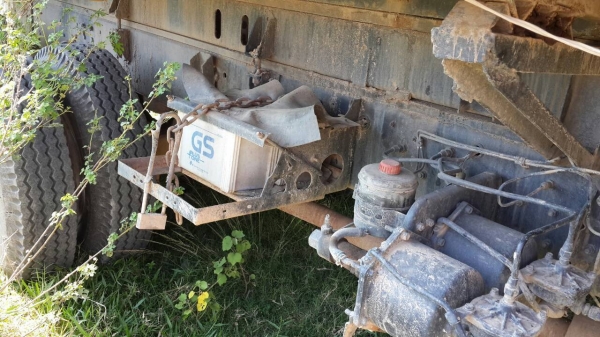 รถฮีโน่ 10 ล้อดั้ม FM3H  195 แรงม้า. ปี 37    ( * ขายตามสภาพ / ไม่มีเล่มทะเบียน. )      สนใจติดต่อ  081 - 6079515