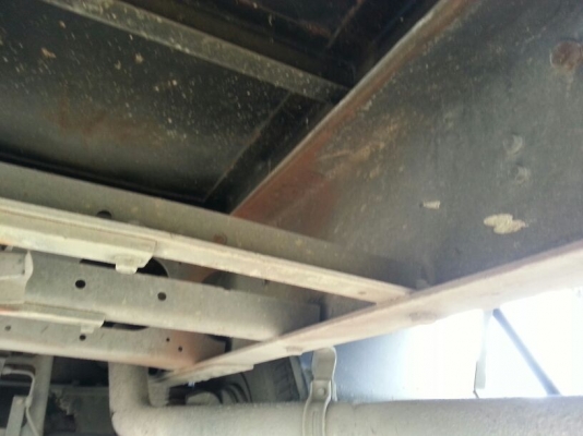 รถฮีโน่ 10 ล้อ  FL1J  ( ไม่ดั้ม )  220 แรงม้า. ปี 50   ( รถวิ่ง 4xx,xxx กว่า กม. )      สนใจติดต่อ  081 - 6079515