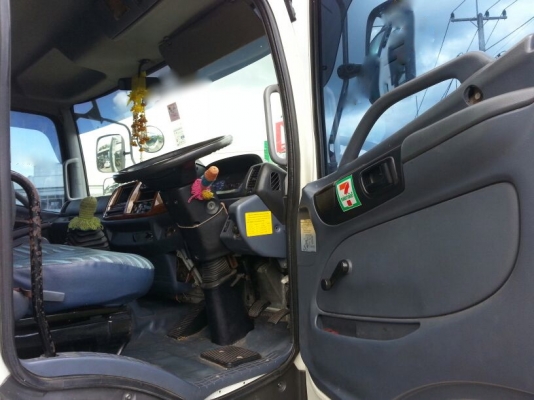 รถฮีโน่ 10 ล้อ  FL1J  ( ไม่ดั้ม )  220 แรงม้า. ปี 50   ( รถวิ่ง 4xx,xxx กว่า กม. )      สนใจติดต่อ  081 - 6079515