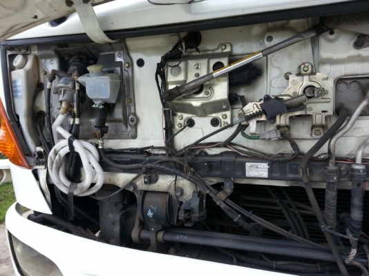 รถฮีโน่ 10 ล้อ  FL1J  ( ไม่ดั้ม )  220 แรงม้า. ปี 50   ( รถวิ่ง 4xx,xxx กว่า กม. )      สนใจติดต่อ  081 - 6079515