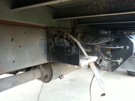 รถฮีโน่ 10 ล้อ  FL1J  ( ไม่ดั้ม )  220 แรงม้า. ปี 50   ( รถวิ่ง 4xx,xxx กว่า กม. )      สนใจติดต่อ  081 - 6079515