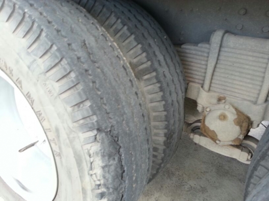 รถฮีโน่ 10 ล้อ  FL1J  ( ไม่ดั้ม )  220 แรงม้า. ปี 50   ( รถวิ่ง 4xx,xxx กว่า กม. )      สนใจติดต่อ  081 - 6079515