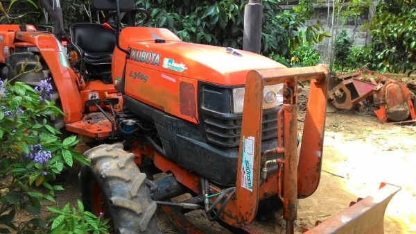 ขายรถไถ KUBOTA L3408 พร้อมดันหน้า ราคา 155,000 อ.แกลง จ.ระยอง สอบถาม 0818618678 ID Line = carbonthai ขายรถไถ KUBOTA L3408 พร้อมดันหน้า ราคา 155,000 อ.แกลง จ.ระยอง สอบถาม 0818618678 ID Line = carbonthai