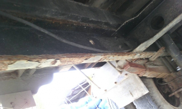 รถฮีโน่ 6 ล้อ รั้ว FC4J  145 แรงม้า. ปี 40  สนใจติดต่อ  081 - 60799515