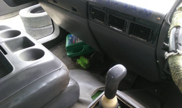 รถฮีโน่ 6 ล้อ รั้ว FC4J  145 แรงม้า. ปี 40  สนใจติดต่อ  081 - 60799515