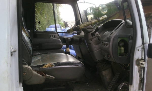 รถฮีโน่ 6 ล้อ รั้ว FC4J  145 แรงม้า. ปี 40  สนใจติดต่อ  081 - 60799515