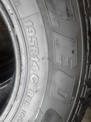 195R14 BRIDGESTONE LEO 677 มี 2 เส้น Tel.081-427-3941 195R14 BRIDGESTONE LEO 677 มี 2 เส้น Tel.081-427-3941