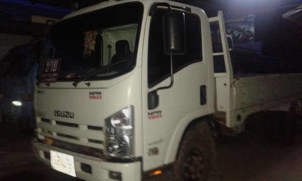 หกล้อ อีซูชุ NPR 150 ปี53 รถบ้านสภาพดี สวยจัดสีเดิมทั้งคัน พร้อมใช้งาน เล่มทะเบียนพร้อมโอน