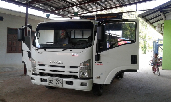 หกล้อ อีซูชุ NPR 150 ปี53 รถบ้านสภาพดี สวยจัดสีเดิมทั้งคัน พร้อมใช้งาน เล่มทะเบียนพร้อมโอน