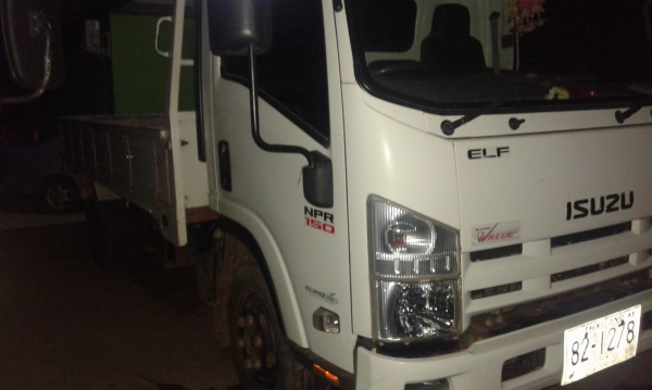 หกล้อ อีซูชุ NPR 150 ปี53 รถบ้านสภาพดี สวยจัดสีเดิมทั้งคัน พร้อมใช้งาน เล่มทะเบียนพร้อมโอน