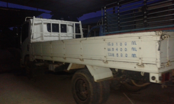 หกล้อ อีซูชุ NPR 150 ปี53 รถบ้านสภาพดี สวยจัดสีเดิมทั้งคัน พร้อมใช้งาน เล่มทะเบียนพร้อมโอน