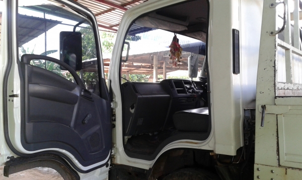 หกล้อ อีซูชุ NPR 150 ปี53 รถบ้านสภาพดี สวยจัดสีเดิมทั้งคัน พร้อมใช้งาน เล่มทะเบียนพร้อมโอน