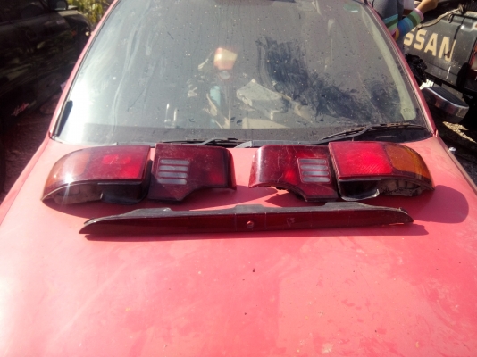 ขายไฟท้ายฮุนไดโซนาต้ายกชุด1,500 แยกได้