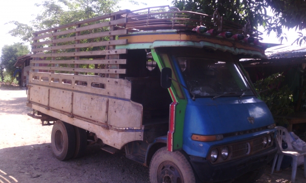 ขาย 6 ล้อ TOYOTA กระบะไม่ดัมพ์ ไม่มีทะเบียน ราคาถูกๆๆ