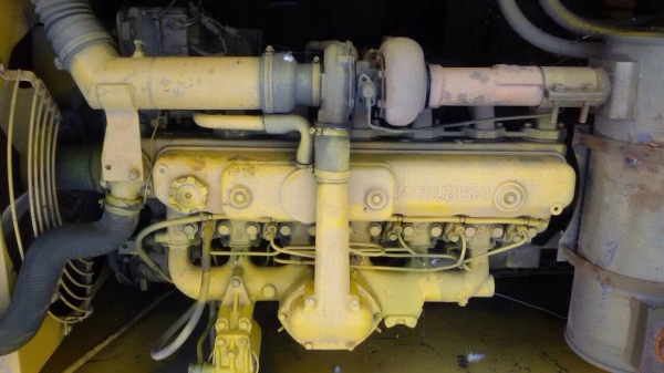 Kobelco 200mark3  ไฟฟ้าครบ ช่วงล่าง75\% เครื่องปั๊ปดีครับ อินวอย