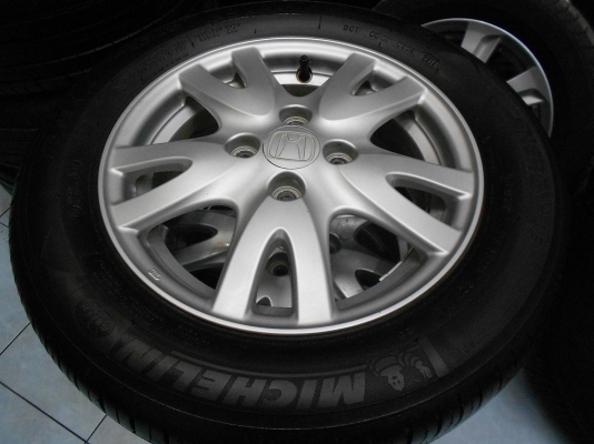 ขายล้อแม็ก Honda Brio ขอบ 14 พร้อมยาง Michelin 175/65/14 ปี 13 ราคา 3,900.-**NET**