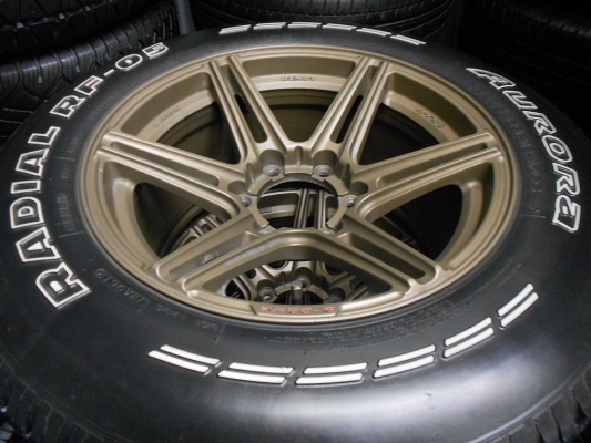 ขายล้อแม็ก Lenso ขอบ 17F8.5R9.5(6/139)พร้อมยาง Aurora 245/65/17 ปี 12/เทิร์นได้ ใส่ฟรี ส่งฟรีค่ะ