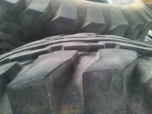 ขายยางสำหรับสายhardcore 36-12.5-16 ปี12 4เส้น