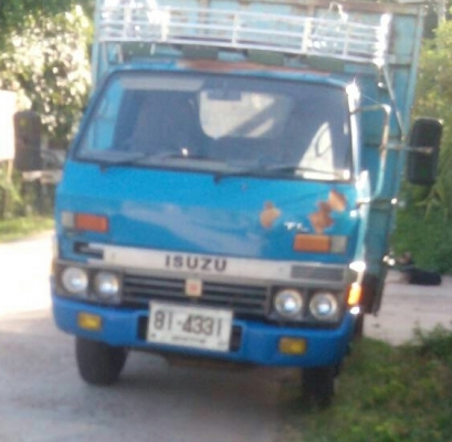 หกล้อ อีซูชุ 85 แรง สภาพพร้อมใช้งาน เล่มทะเบียน ม.79 ครับผม (ราคา 135,000) ต่อรองได้อีกครับ