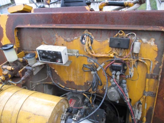 รถบด 7 ล้อ DYNAPAC CP20W ปี1990 11716ชม. ใครสนใจติดต่อมาได้เลยครับ รถบด 7 ล้อ DYNAPAC CP20W ปี1990 11716ชม. ใครสนใจติดต่อมาได้เลยครับ