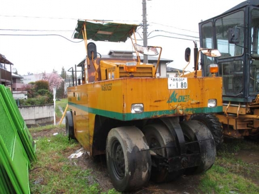 รถบด 7 ล้อ DYNAPAC CP20W  ปี1990 11716ชม. ใครสนใจติดต่อมาได้เลยครับ