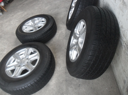 ล้อแม็ก 17นิ้ว 6รู ฟอด พร้อมยาง สวยๆ 4 ล้อ ราคา 7900 บาท ล้อแม็ก 17นิ้ว 6รู ฟอด พร้อมยาง สวยๆ 4 ล้อ ราคา 7900 บาท