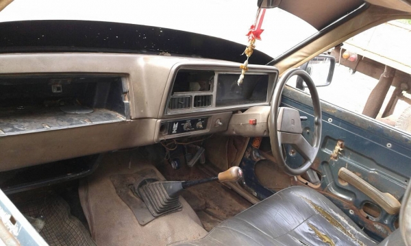 ISUZU KB 2.5 ฝาทอง สีสวยเดิมบาง ภาษีเต็ม เล่มพร้อมโอน