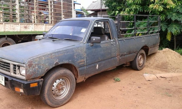 ISUZU KB 2.5 ฝาทอง สีสวยเดิมบาง ภาษีเต็ม เล่มพร้อมโอน